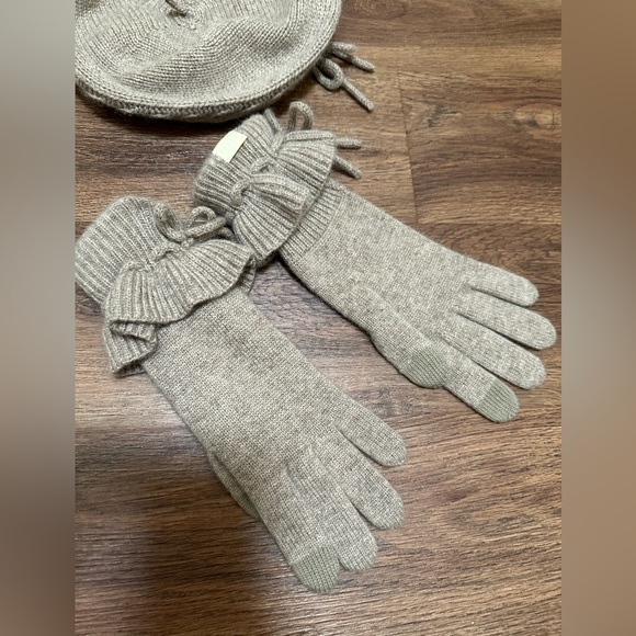 Ugg Beanie Bundle - Picture 7 of 11